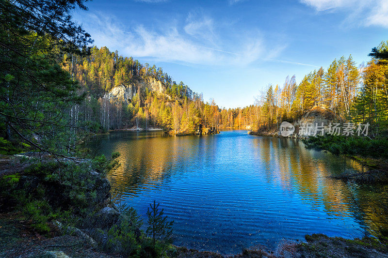 国家公园Adrspach-Teplice Rocktown的小湖